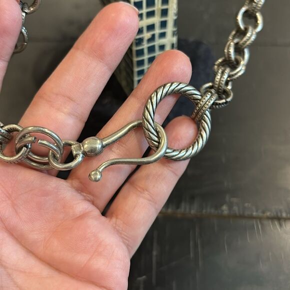 Green Key Long Chunky Distressed Silver Chain Statement Necklace - Picture 4 of 8